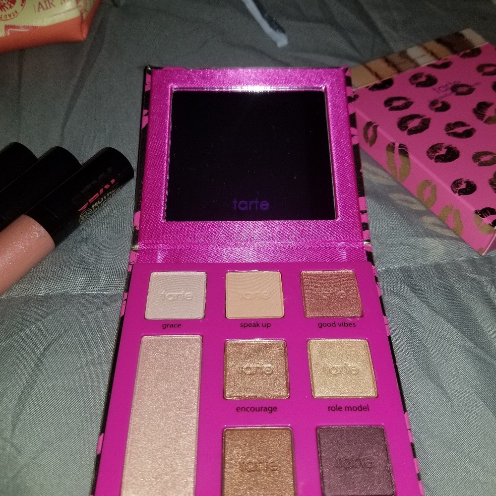 Tarte Palette *NWT
